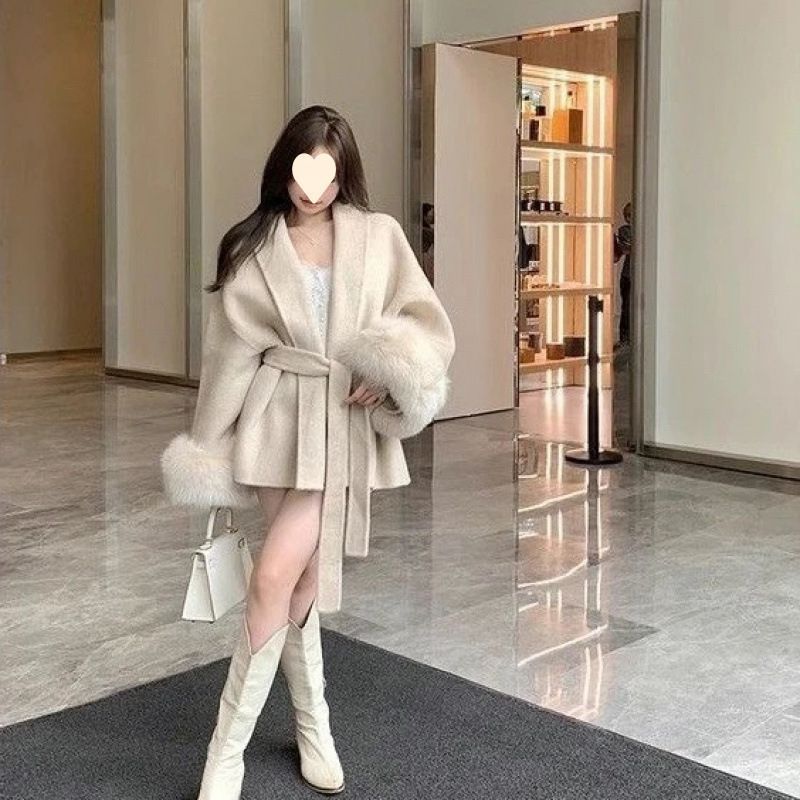 Lace-up Furry Sleeves Thin Hepburn Style Woolen Coat - Apricot / S