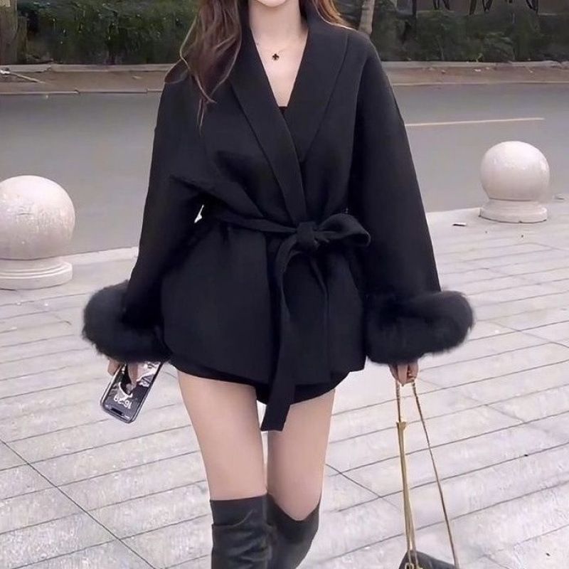Lace-up Furry Sleeves Thin Hepburn Style Woolen Coat - Black / S