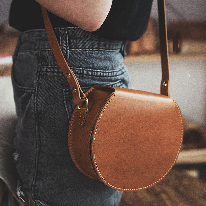 Vintage Vegetable Tanned Leather Round Box Treasure - Light Brown