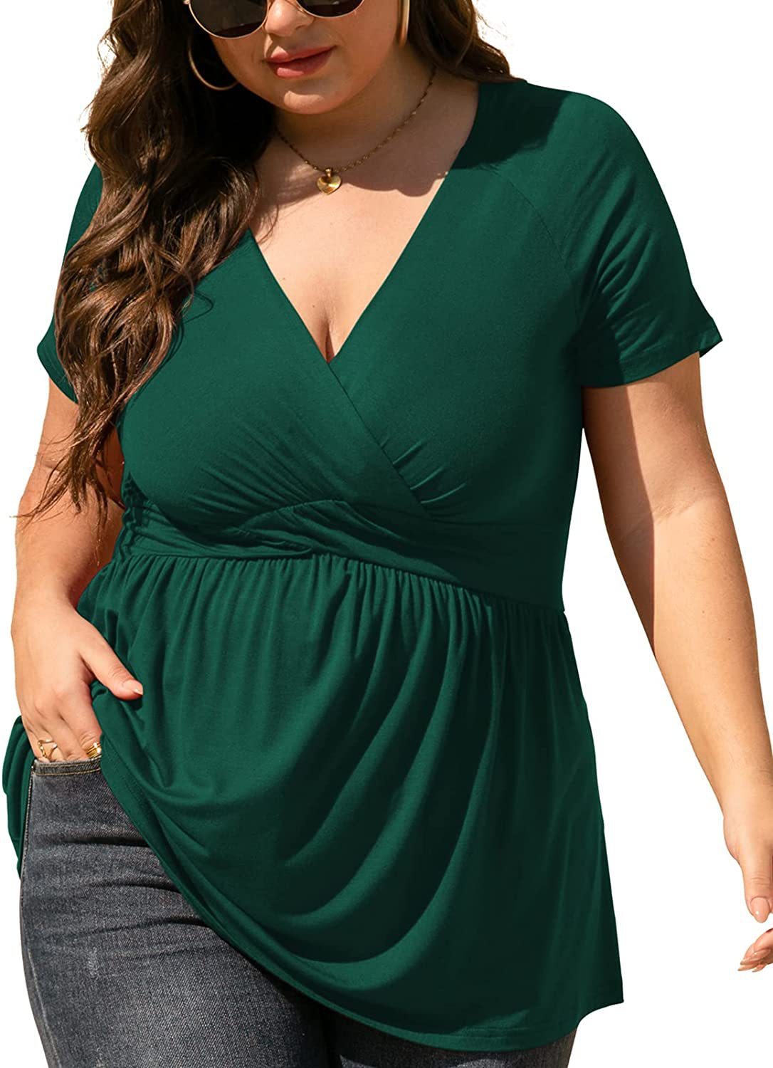 Women’s Plus Size T-shirt V-neck Top - Dark Green / L