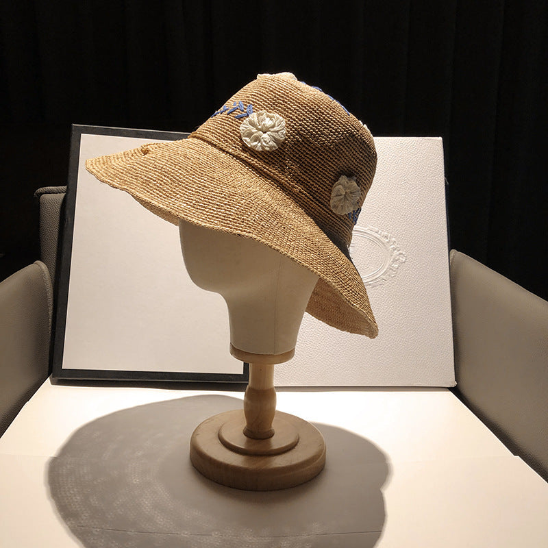 Women’s Raffia Hat With Embroidered Flowers On Vacation By The Sea - Natural raffia / adjustable