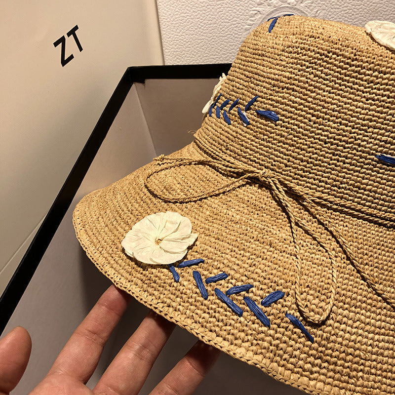 Women’s Raffia Hat With Embroidered Flowers On Vacation By The Sea - Natural raffia / adjustable